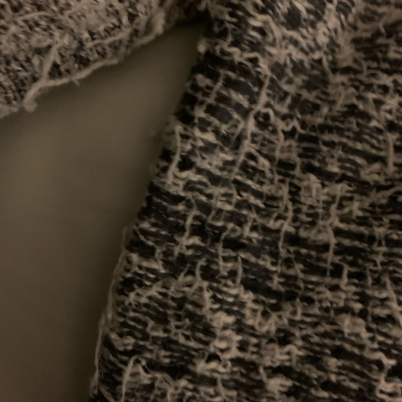 Gimmicks by BKE sweater in Gray colors, size XL Womens. In Good condition - Picture 5 of 6